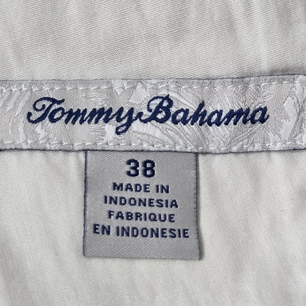 Tommy Bahama Men Beige Chino Shorts 38 Flat Front Tropical Coastal Relaxed